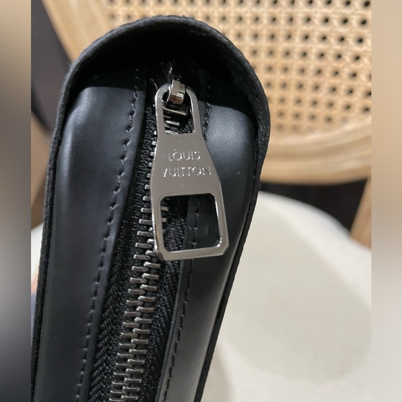 LOUIS VUITTON Monogram Louis Vuitton Eclipse Organizer Wallet Handbag - Picture 5 of 12